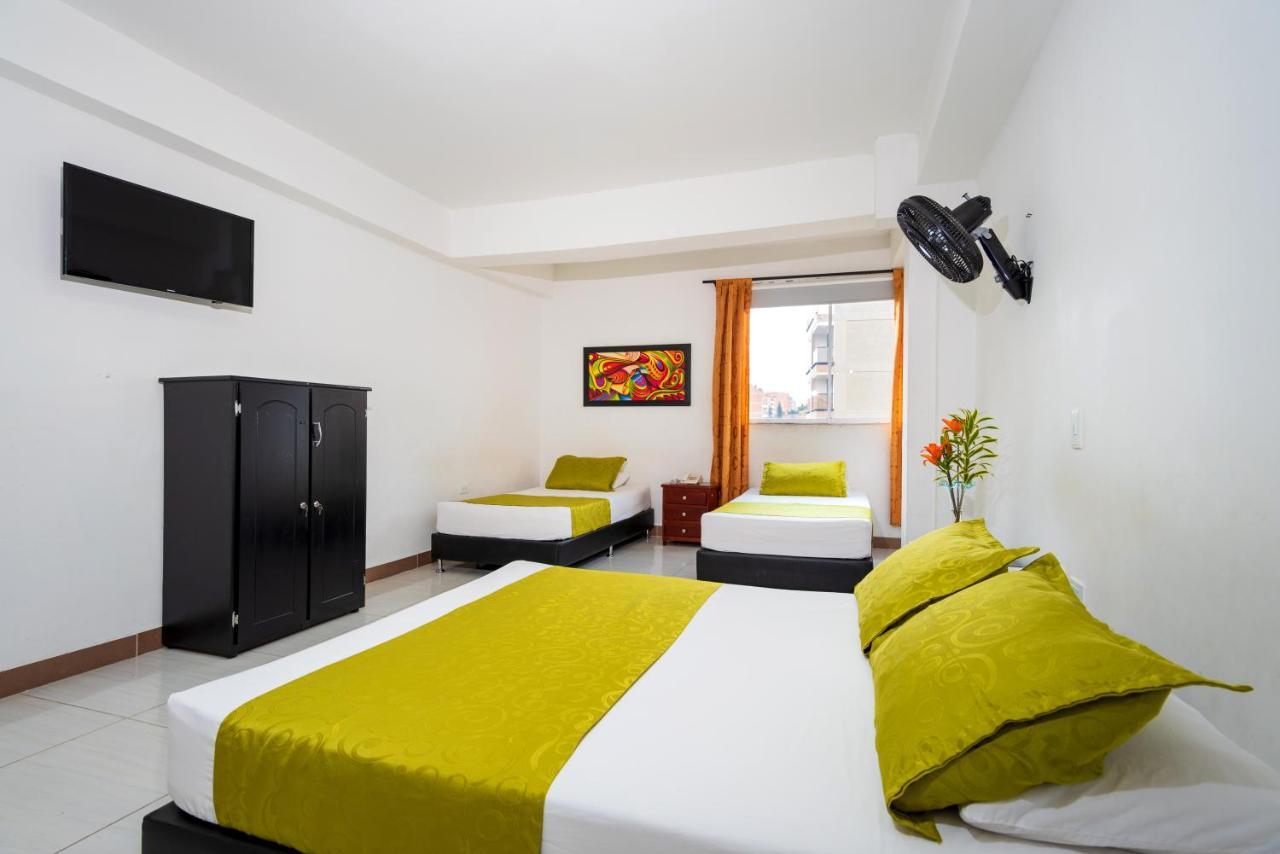 Ayenda 1234 Imperio 70 Hotel Меделин Екстериор снимка