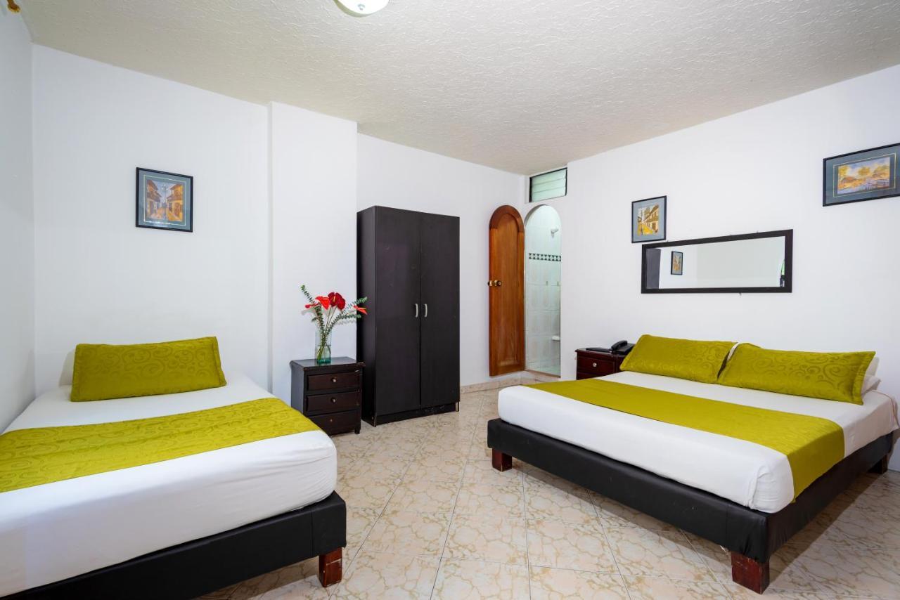 Ayenda 1234 Imperio 70 Hotel Меделин Екстериор снимка
