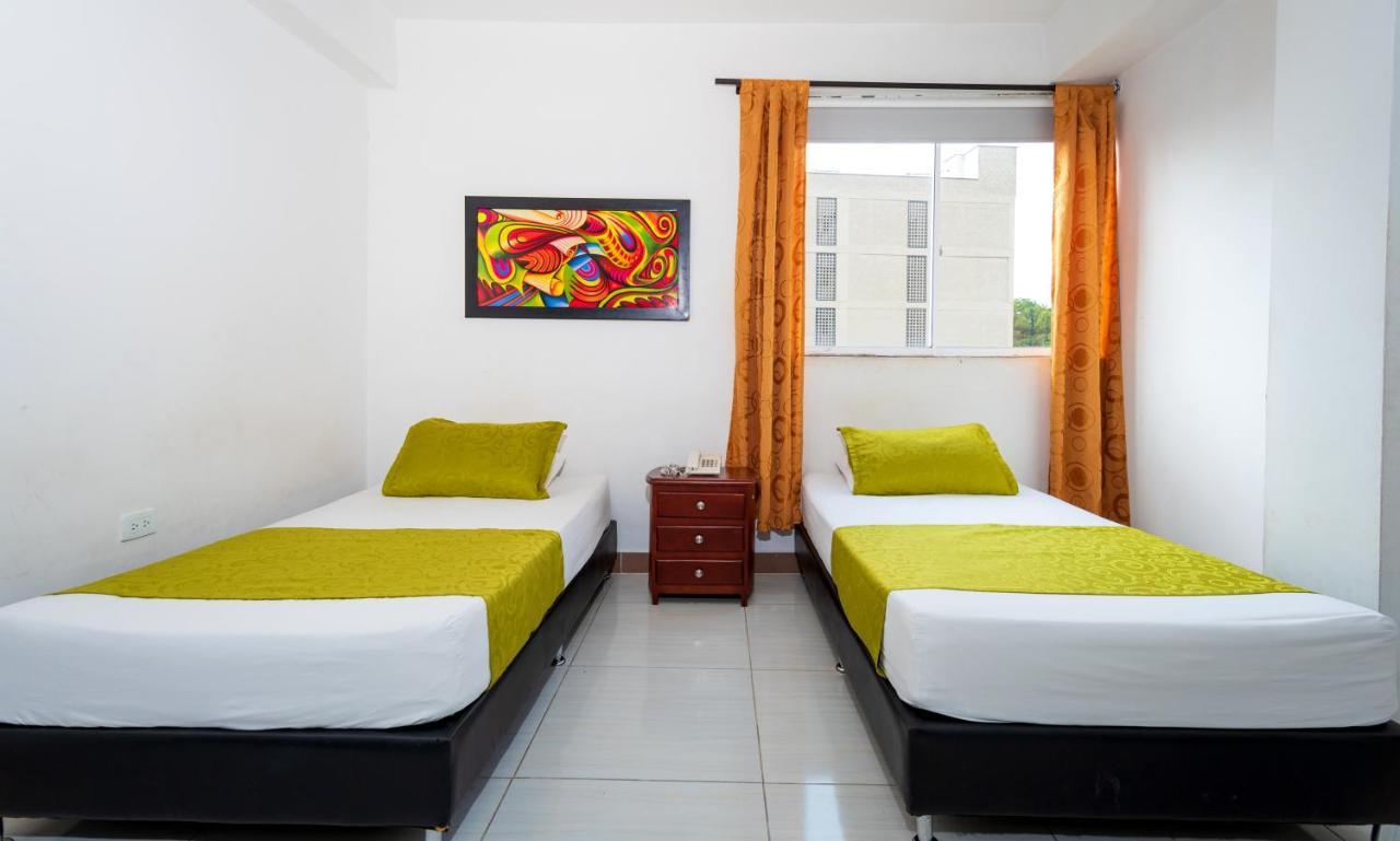 Ayenda 1234 Imperio 70 Hotel Меделин Екстериор снимка