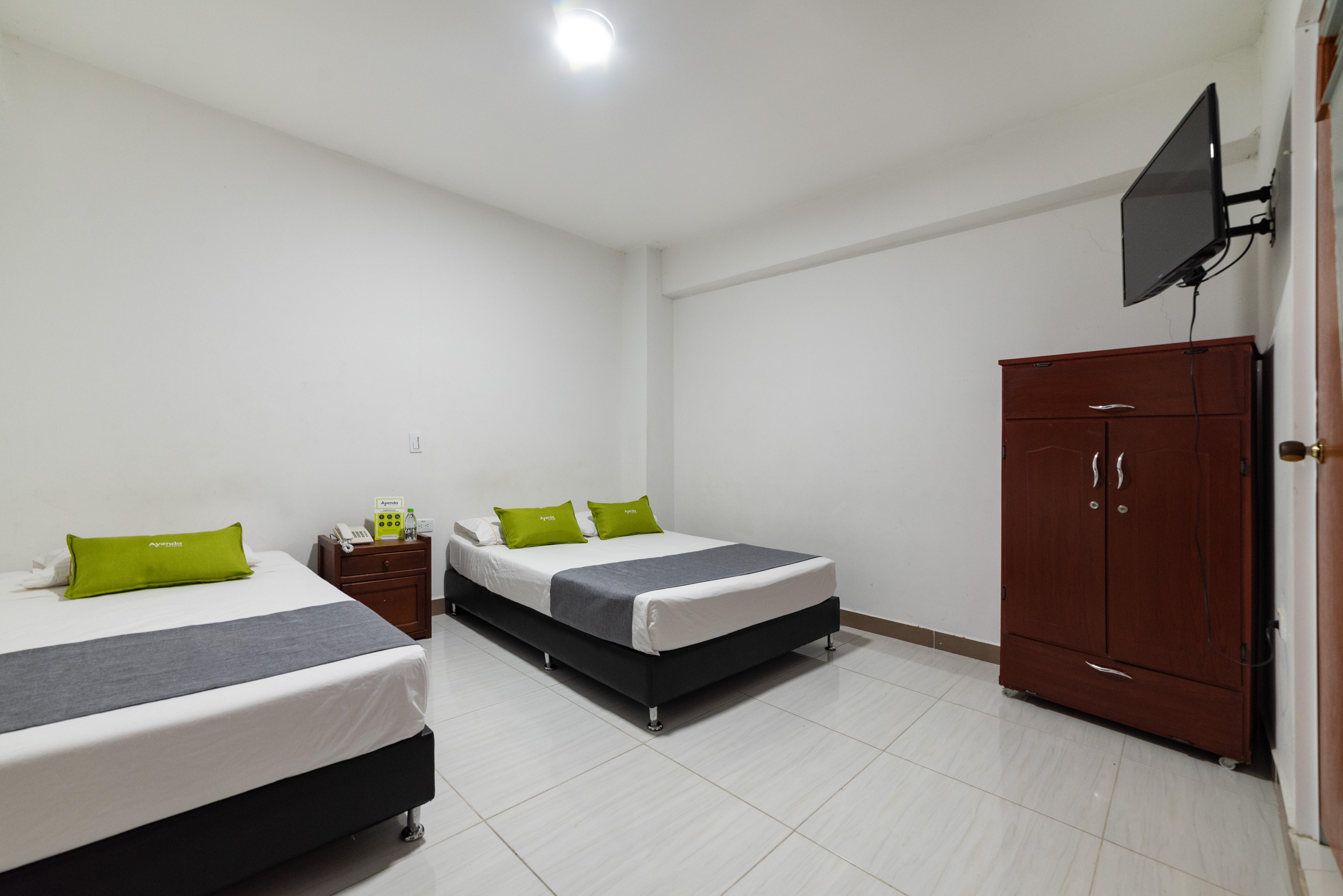 Ayenda 1234 Imperio 70 Hotel Меделин Екстериор снимка