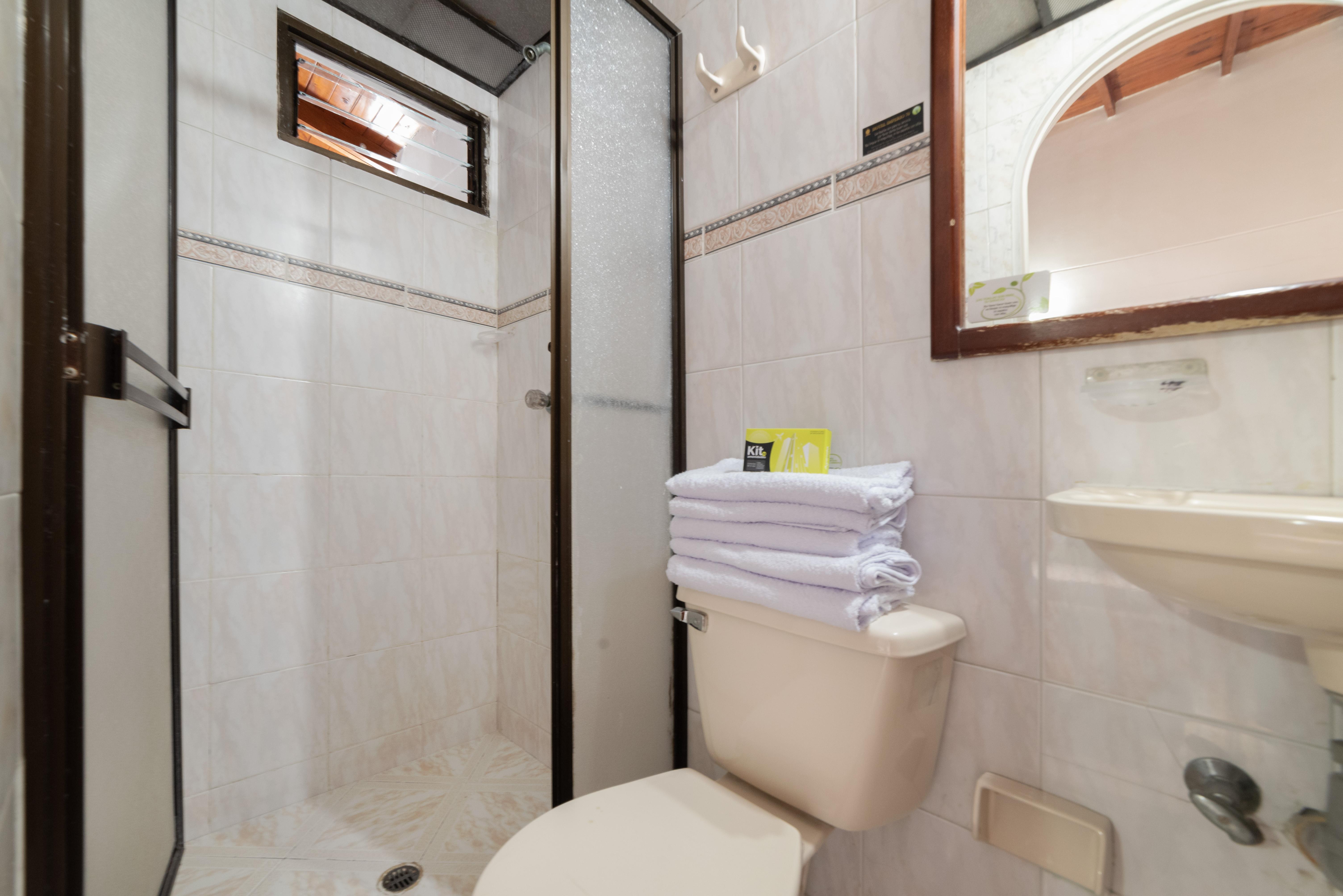 Ayenda 1234 Imperio 70 Hotel Меделин Екстериор снимка