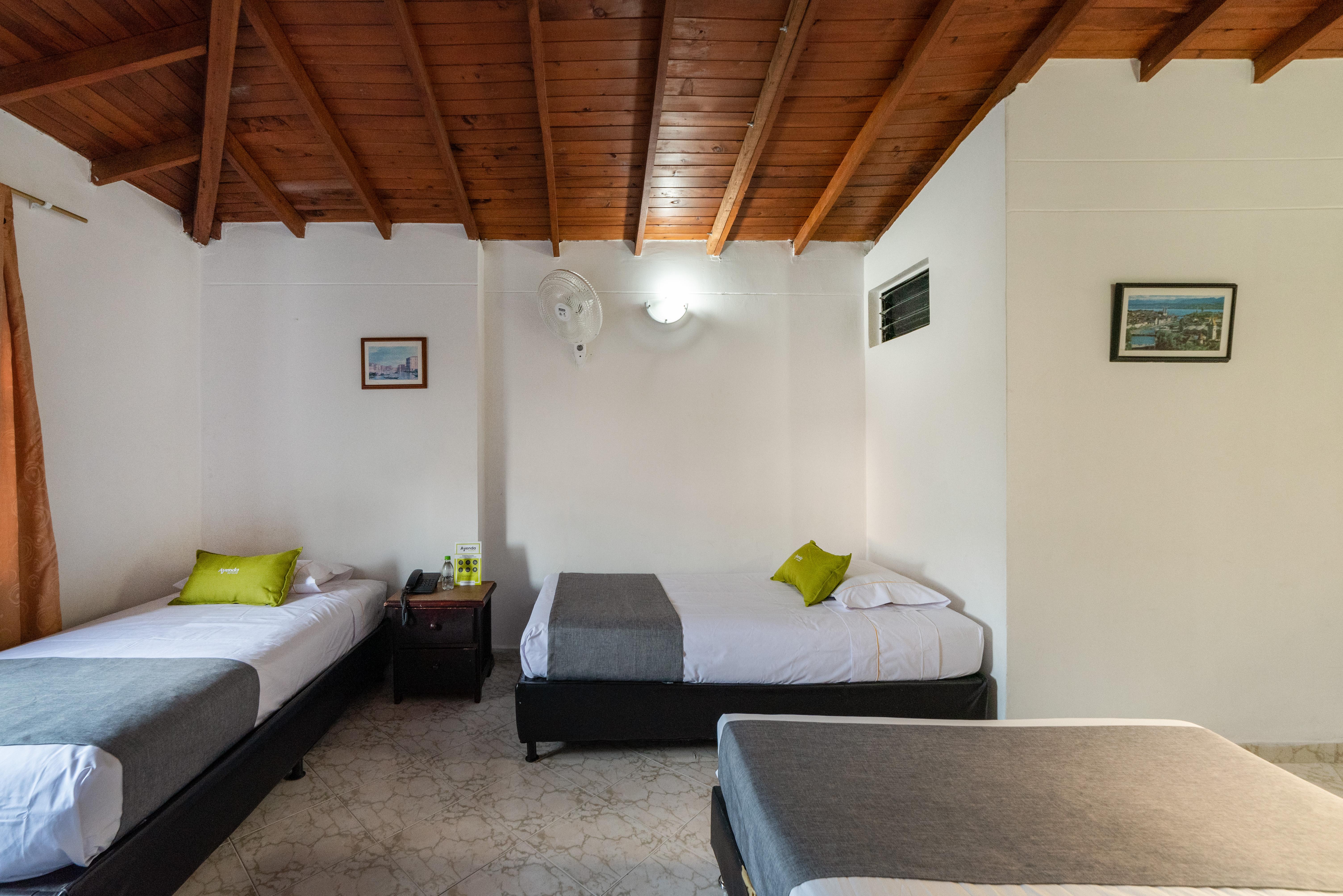 Ayenda 1234 Imperio 70 Hotel Меделин Екстериор снимка