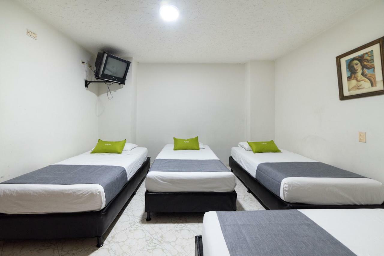 Ayenda 1234 Imperio 70 Hotel Меделин Екстериор снимка