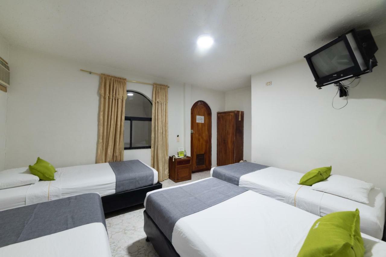 Ayenda 1234 Imperio 70 Hotel Меделин Екстериор снимка